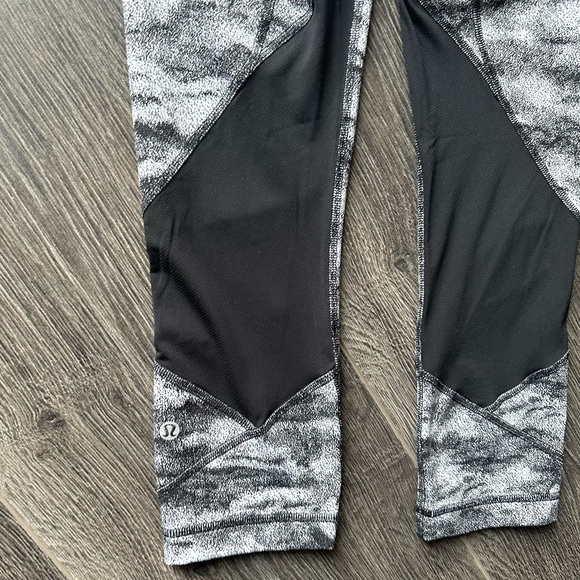 Lululemon Pace Rival Crop - Picture 5 of 7